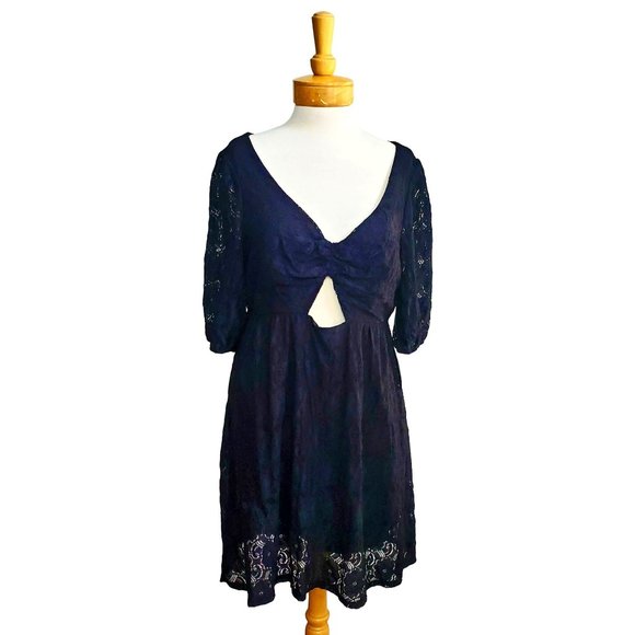 SALE NSR  NWT Black Lace Dress Stretch Puff Sleeves Keyhole Front Lined Party XL - Picture 1 of 6